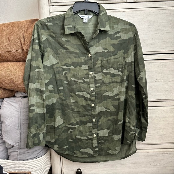 Old Navy Tops - Old navy Camo boyfriend shirt